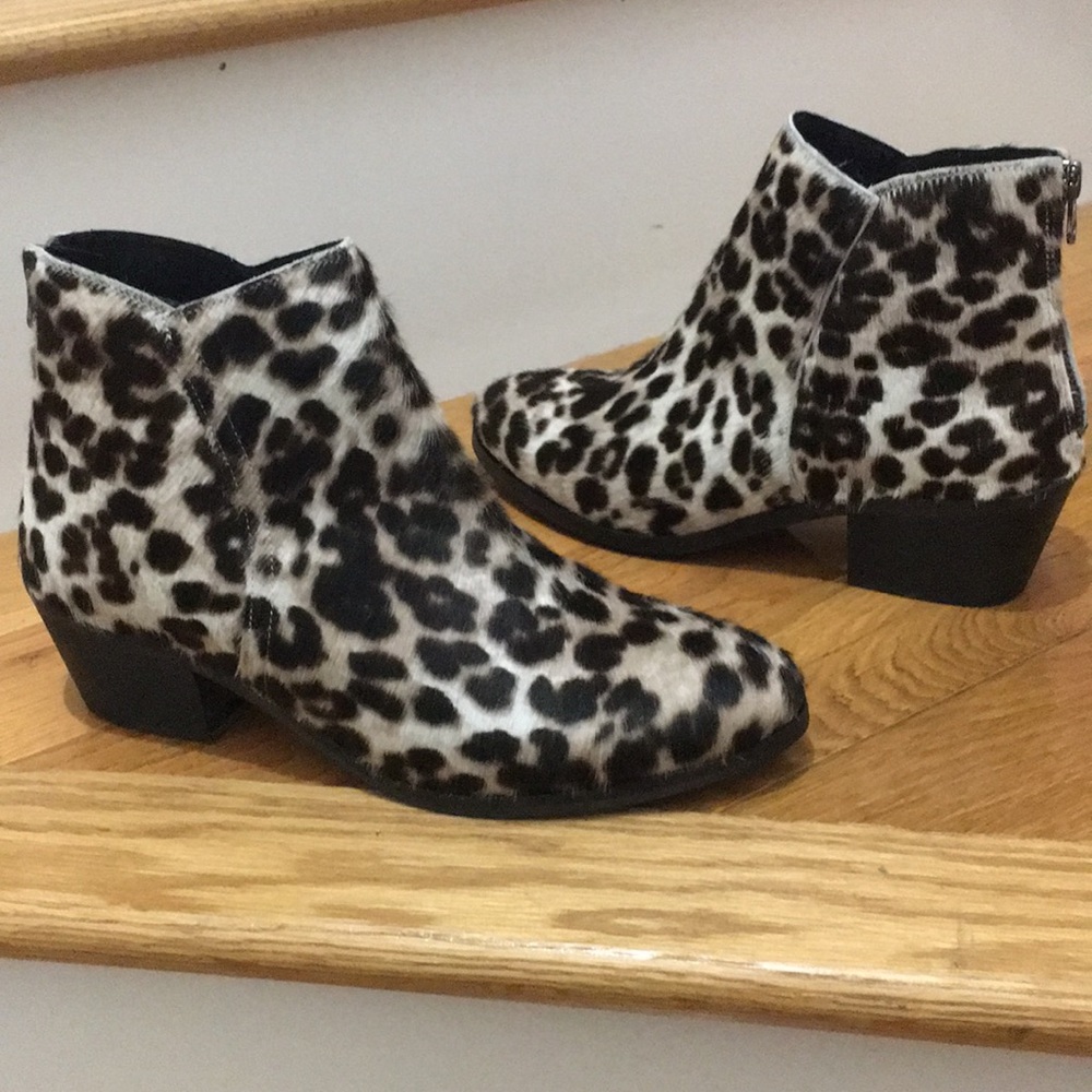 Baske Snow Leopard Fur Booties